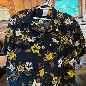 Disney parks hawaiian shirt. Size large.